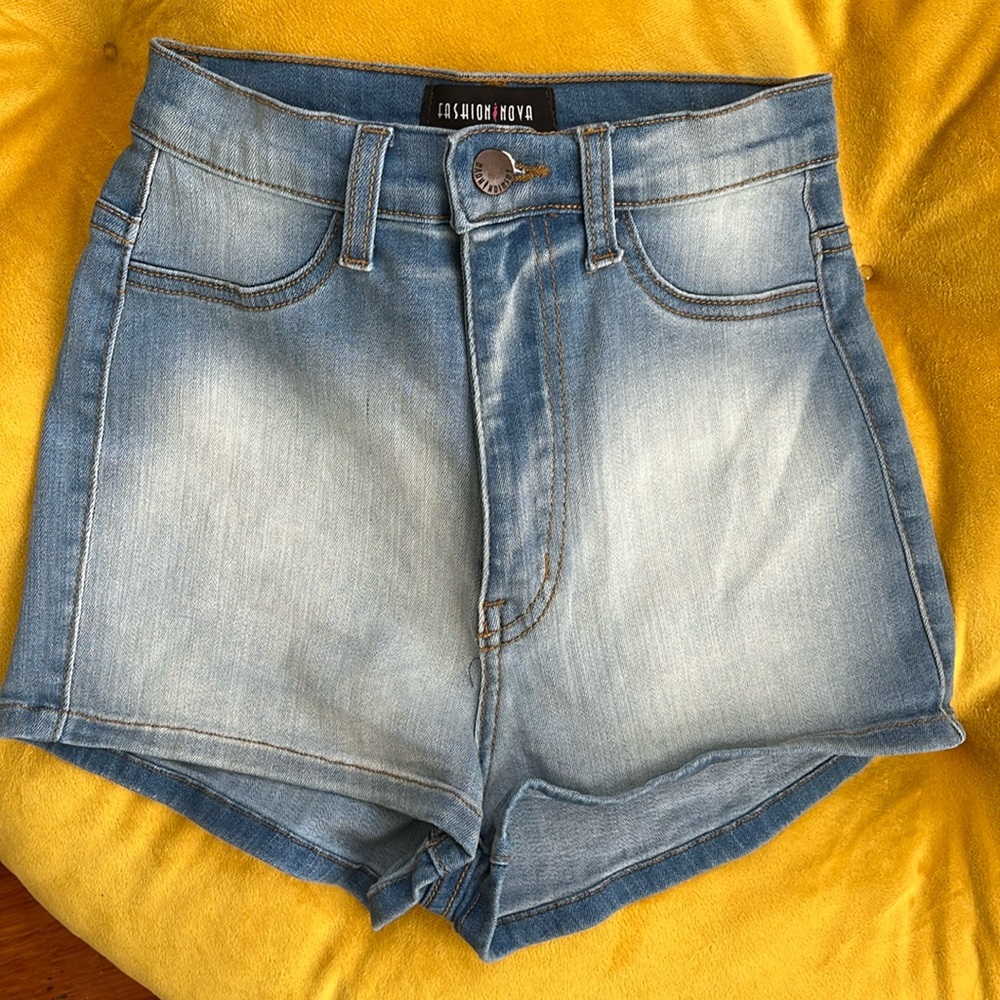 Fashion original nova high waisted shorts, medium wash. Size small